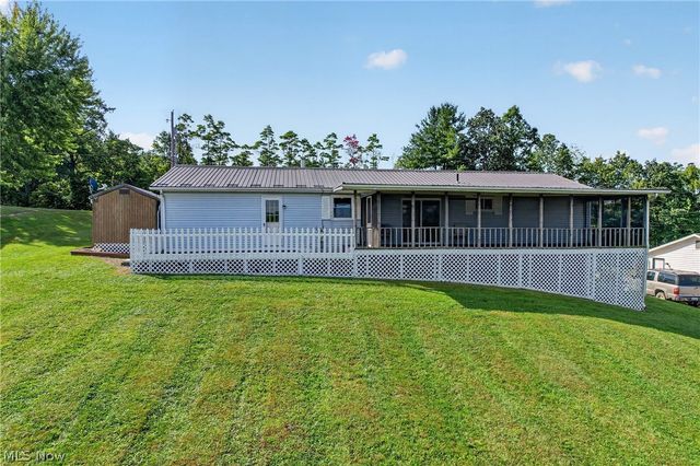 3865 Seeman Street SW, East Sparta, OH 44626