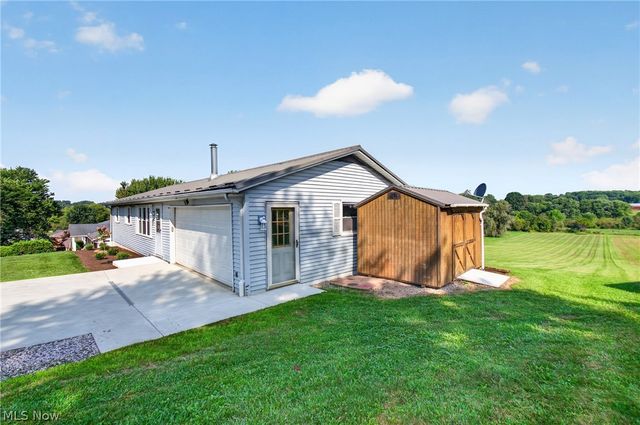3865 Seeman Street SW, East Sparta, OH 44626