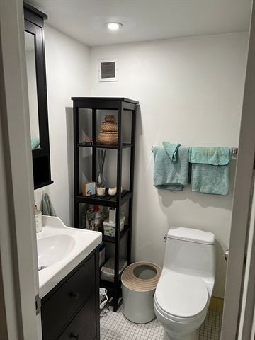 200 Swanton St 412, Winchester, MA 01890