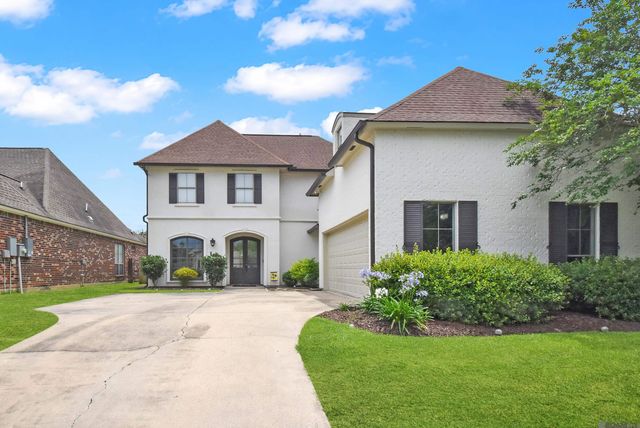 8925 Foxgate Dr, Baton Rouge, LA 70809