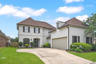 8925 Foxgate Dr, Baton Rouge, LA 70809
