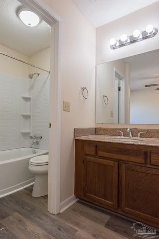 7224 Lago Vista Ct, Pensacola, FL 32506