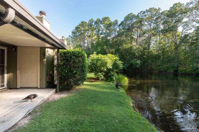 7224 Lago Vista Ct, Pensacola, FL 32506