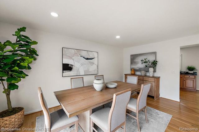 2985 Summervale Lane, Bloomfield Hills, MI 48301