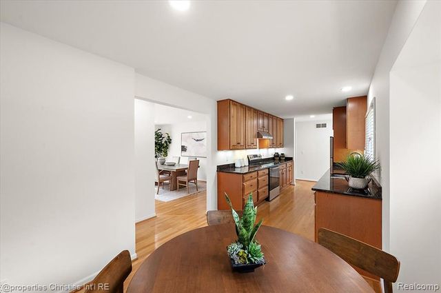 2985 Summervale Lane, Bloomfield Hills, MI 48301