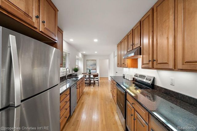 2985 Summervale Lane, Bloomfield Hills, MI 48301