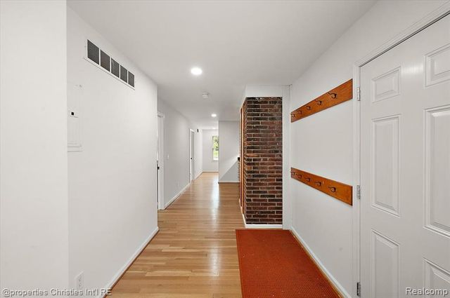 2985 Summervale Lane, Bloomfield Hills, MI 48301