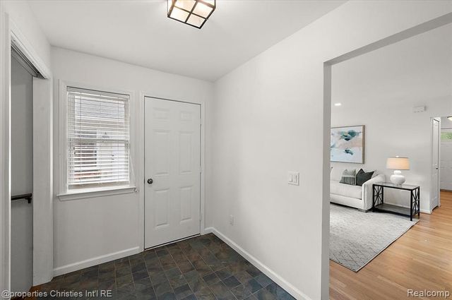 2985 Summervale Lane, Bloomfield Hills, MI 48301
