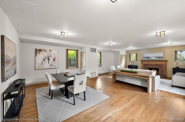 2985 Summervale Lane, Bloomfield Hills, MI 48301