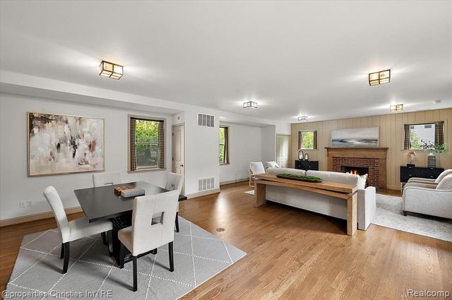 2985 Summervale Lane, Bloomfield Hills, MI 48301