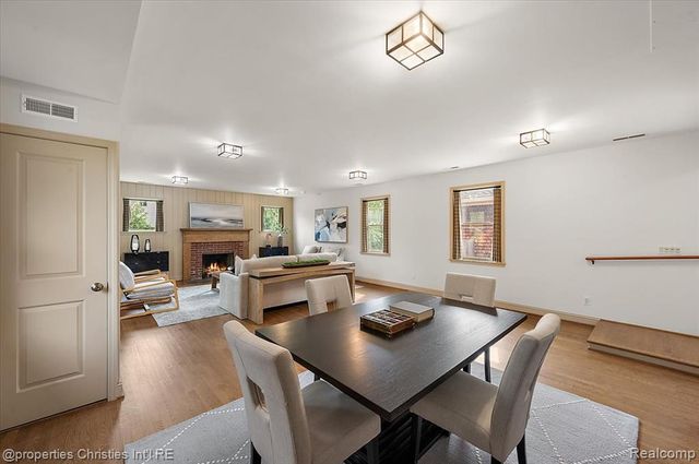 2985 Summervale Lane, Bloomfield Hills, MI 48301