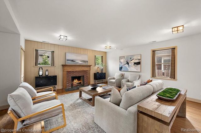 2985 Summervale Lane, Bloomfield Hills, MI 48301