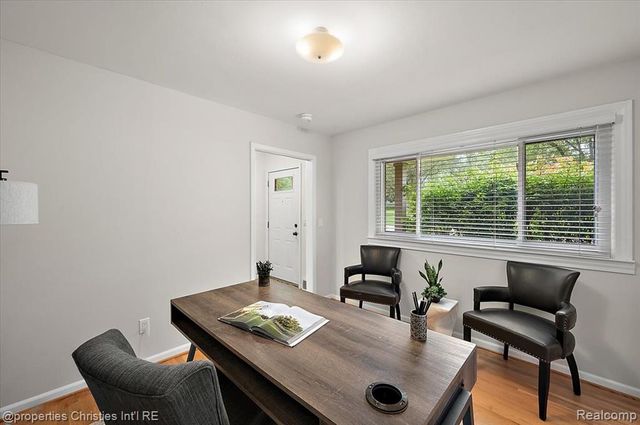 2985 Summervale Lane, Bloomfield Hills, MI 48301
