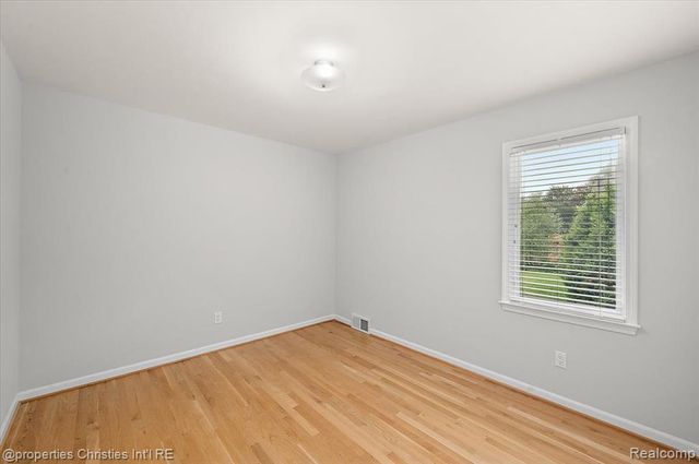 2985 Summervale Lane, Bloomfield Hills, MI 48301