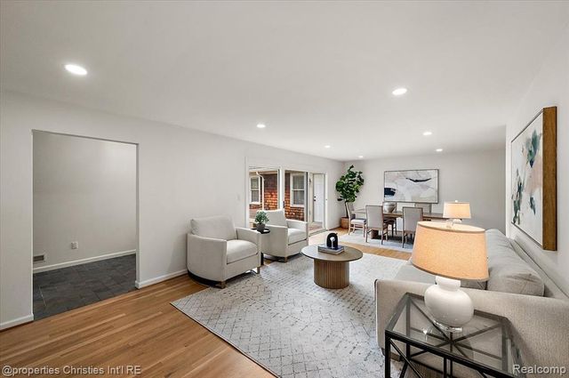 2985 Summervale Lane, Bloomfield Hills, MI 48301