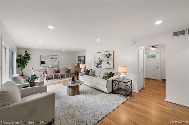 2985 Summervale Lane, Bloomfield Hills, MI 48301