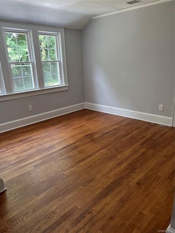 28 Wayaawi Avenue, Bayville, NY 11709