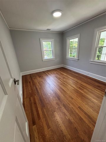 28 Wayaawi Avenue, Bayville, NY 11709