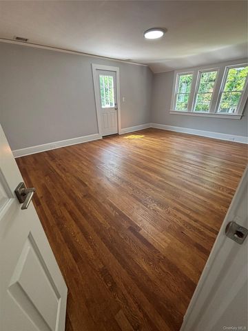 28 Wayaawi Avenue, Bayville, NY 11709
