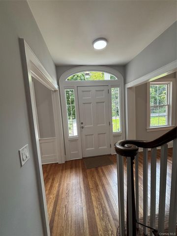 28 Wayaawi Avenue, Bayville, NY 11709