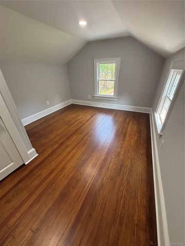 28 Wayaawi Avenue, Bayville, NY 11709