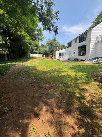 28 Wayaawi Avenue, Bayville, NY 11709