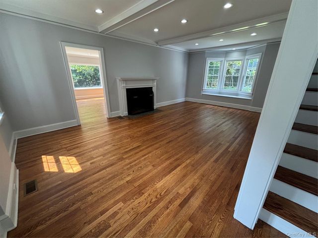 28 Wayaawi Avenue, Bayville, NY 11709