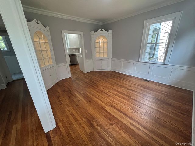 28 Wayaawi Avenue, Bayville, NY 11709