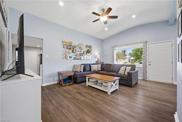 425 Beacon Hill CIR, Norfolk, VA 23502