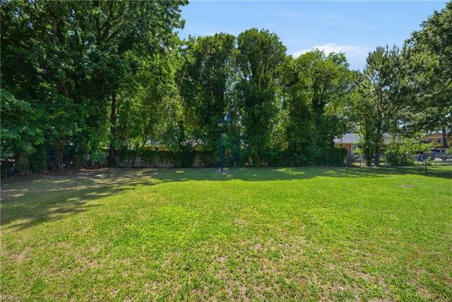 425 Beacon Hill CIR, Norfolk, VA 23502