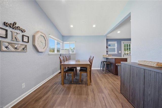 425 Beacon Hill CIR, Norfolk, VA 23502