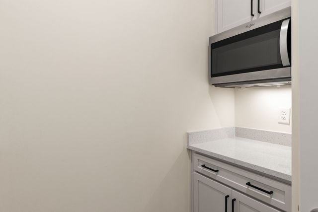 2048 Blackstone Drive, Hendersonville, TN 37075