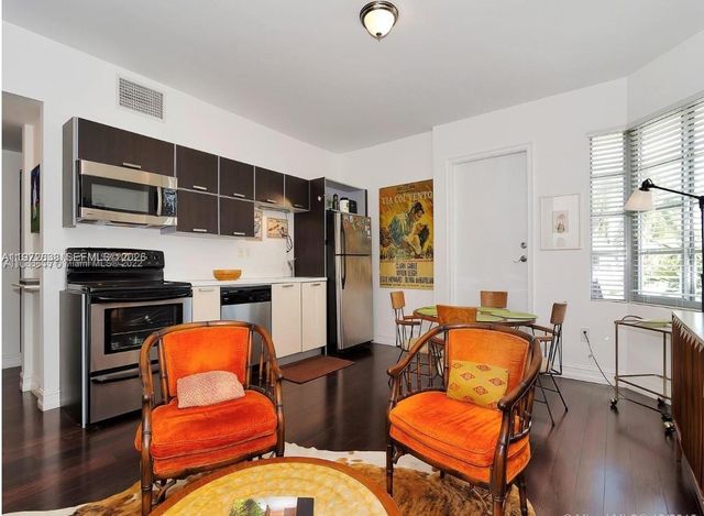 601 11th St 207, Miami Beach, FL 33139