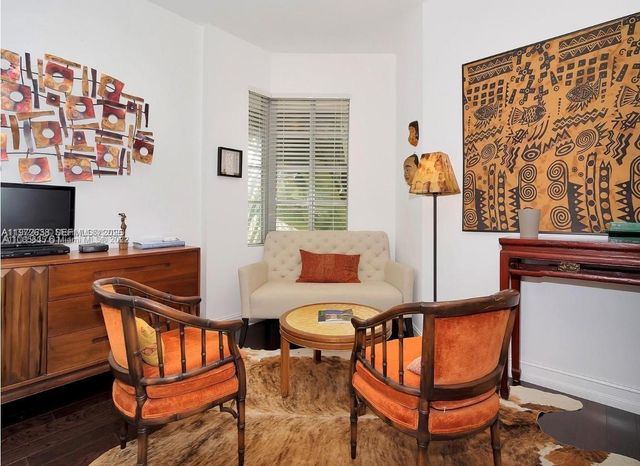 601 11th St 207, Miami Beach, FL 33139