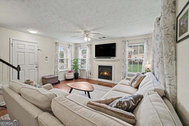 321 Windcroft Lane, Acworth, GA 30101