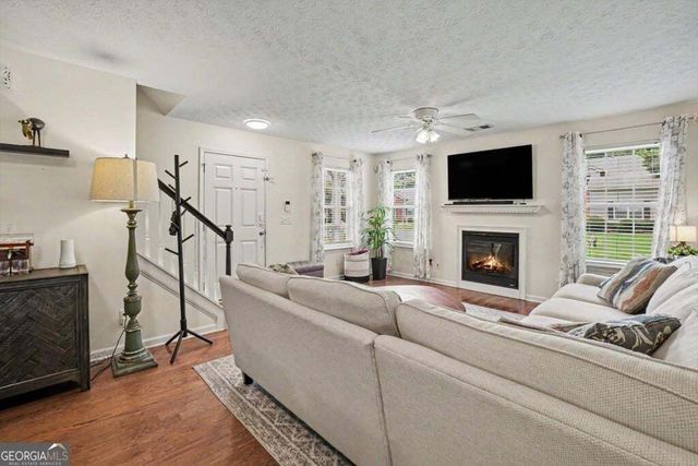 321 Windcroft Lane, Acworth, GA 30101