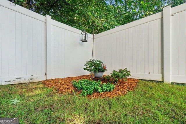 321 Windcroft Lane, Acworth, GA 30101