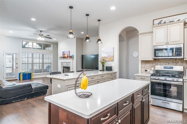 9290 CRESCENT LODGE Circle, Pike Road, AL 36064
