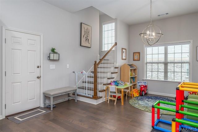 9290 CRESCENT LODGE Circle, Pike Road, AL 36064