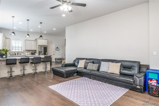 9290 CRESCENT LODGE Circle, Pike Road, AL 36064