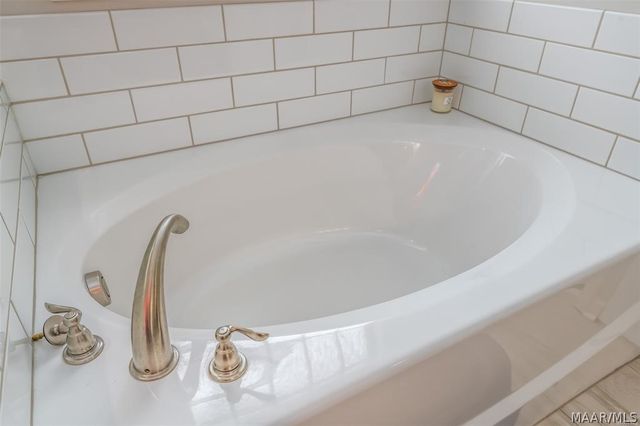 9290 CRESCENT LODGE Circle, Pike Road, AL 36064