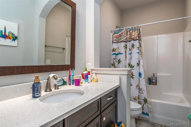 9290 CRESCENT LODGE Circle, Pike Road, AL 36064