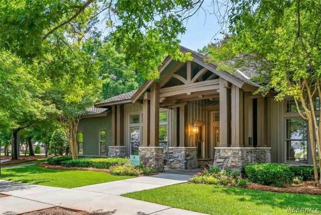 9290 CRESCENT LODGE Circle, Pike Road, AL 36064