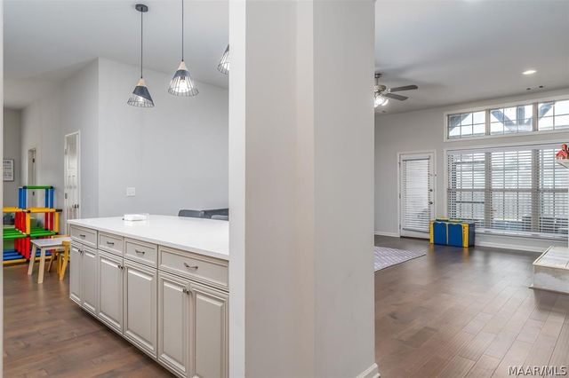 9290 CRESCENT LODGE Circle, Pike Road, AL 36064