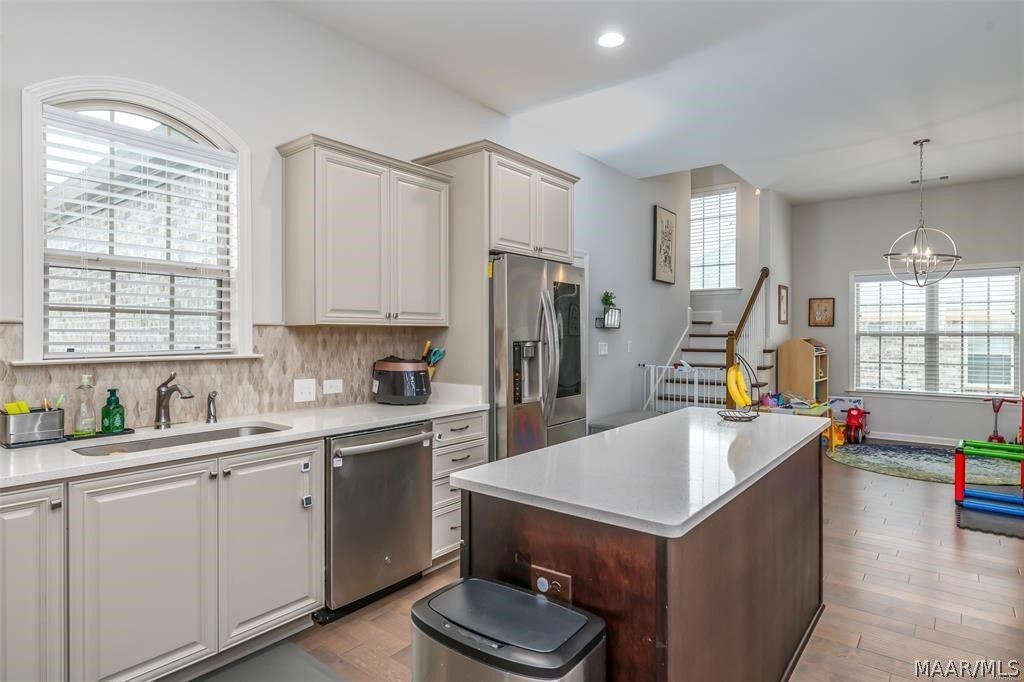 9290 CRESCENT LODGE Circle, Pike Road, AL 36064