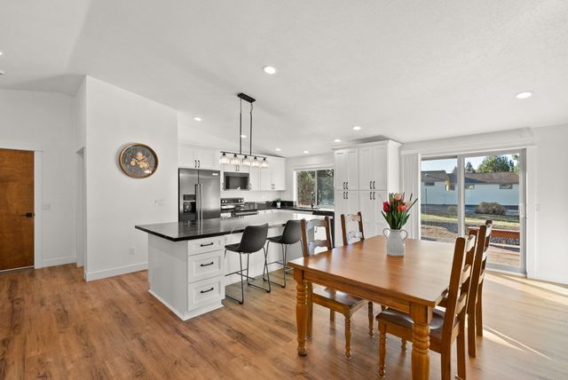 20985 Via Bonita Court, Bend, OR 97702