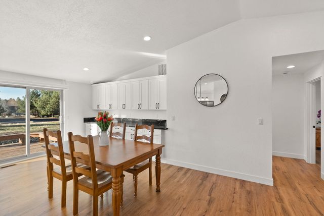 20985 Via Bonita Court, Bend, OR 97702