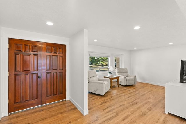 20985 Via Bonita Court, Bend, OR 97702