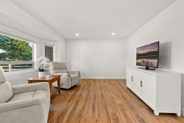 20985 Via Bonita Court, Bend, OR 97702