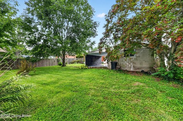 6908 Tangelo Dr, Louisville, KY 40228